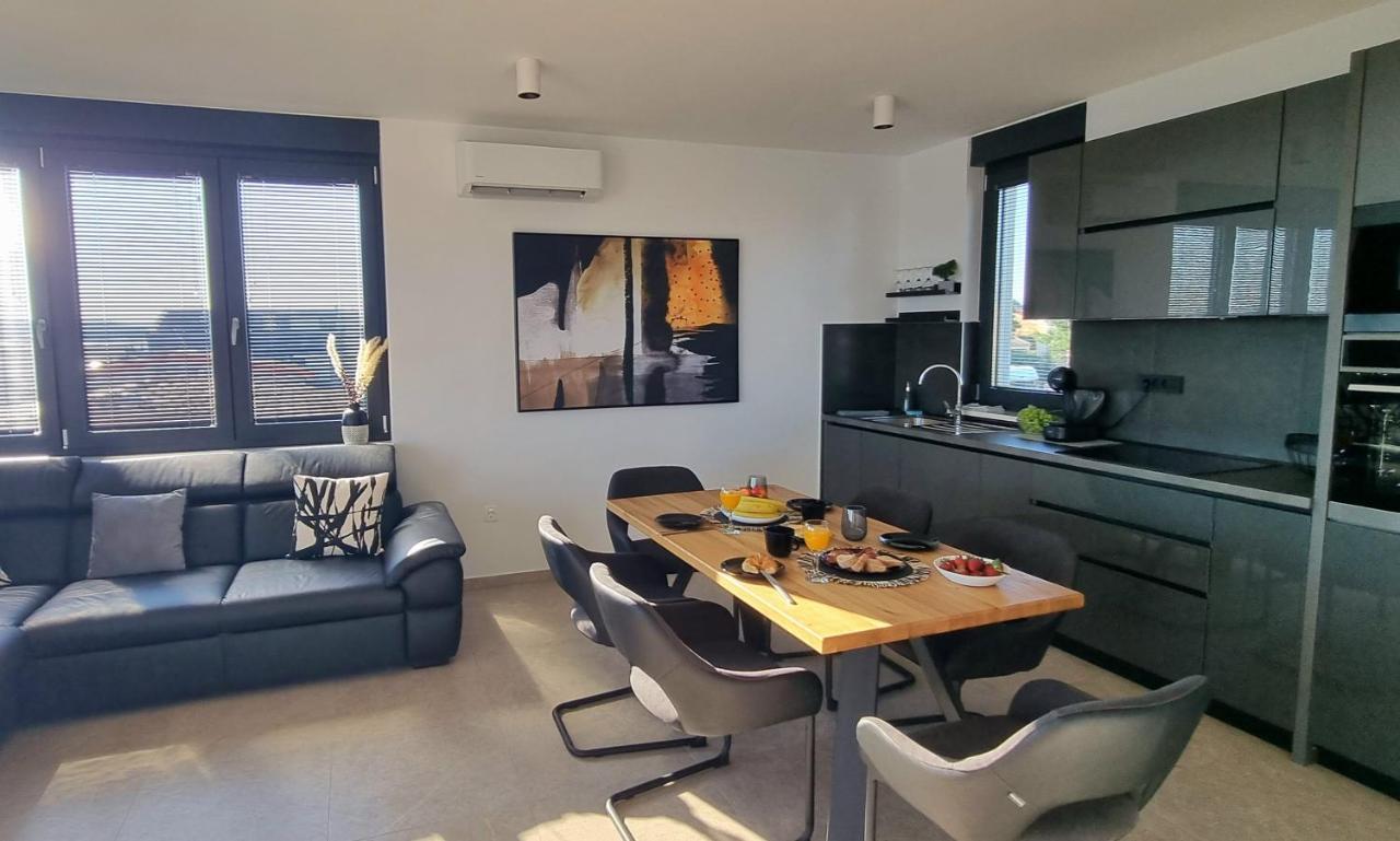 Dinary Penthouse Apartment 비르 외부 사진